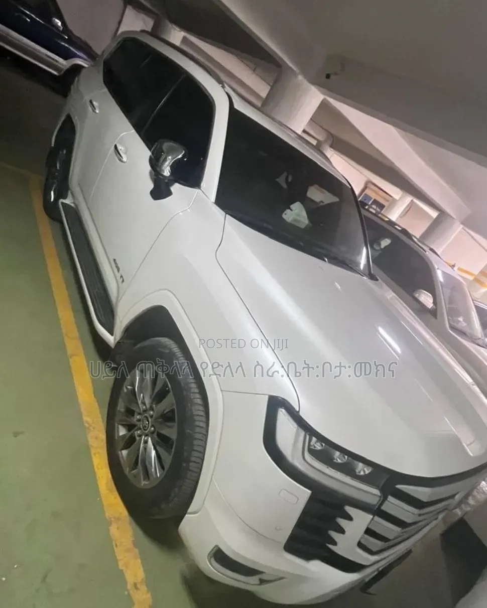 Toyota Land Cruiser 2022 White