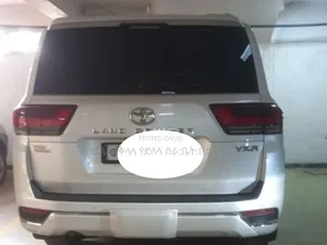 Toyota Land Cruiser 2022 White
