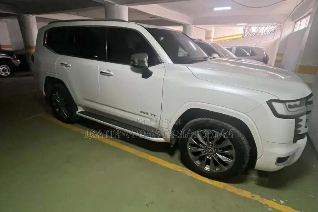 Toyota Land Cruiser 2022 White