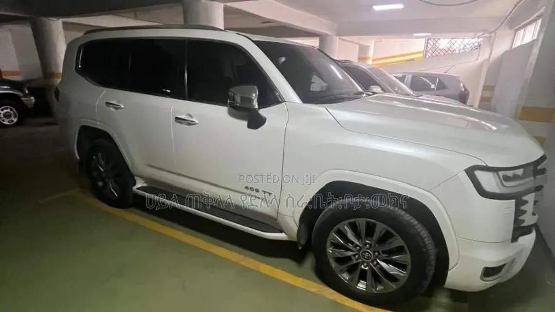 Toyota Land Cruiser 2022 White