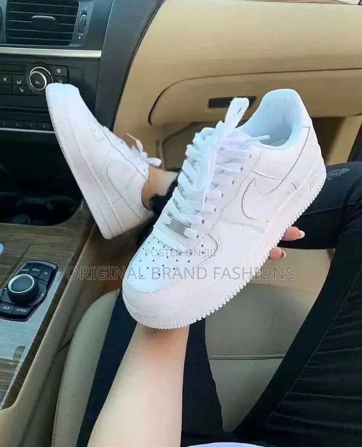 Nike Air Force 1