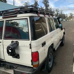 Toyota Land Cruiser 2014 White