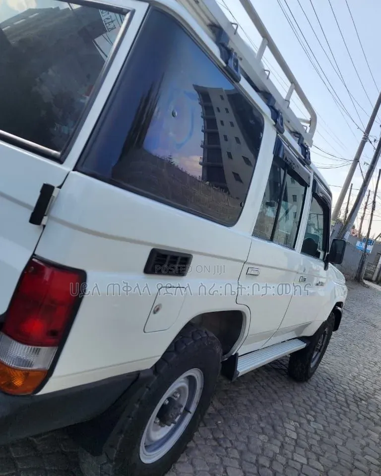 Toyota Land Cruiser 2014 White