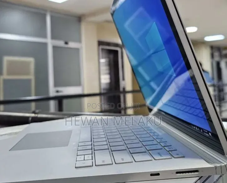 New Laptop Microsoft Surface Book 3 16GB Intel Core i7 SSD 256GB