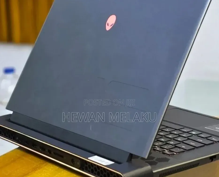 New Laptop Alienware X16 r1 16GB Intel Core i9 SSD 1T