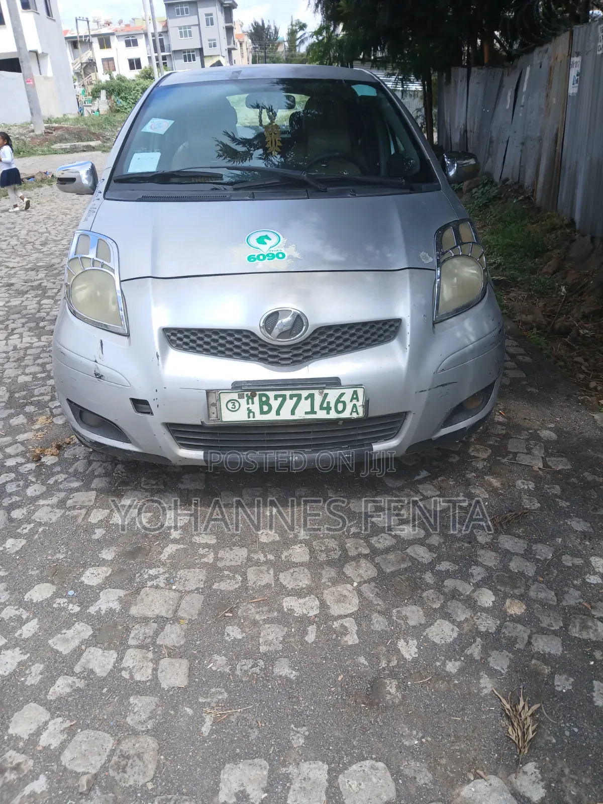 Toyota Yaris Base Sedan 4dr 2010 Silver