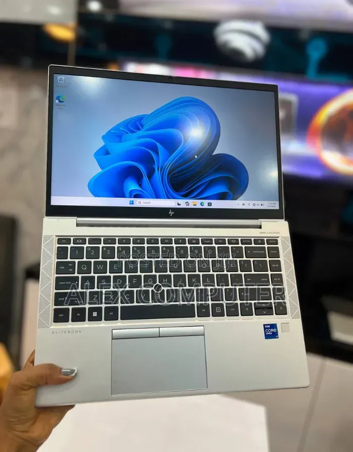 New Laptop HP EliteBook 840 G8 16GB Intel Core i7 SSD 512GB