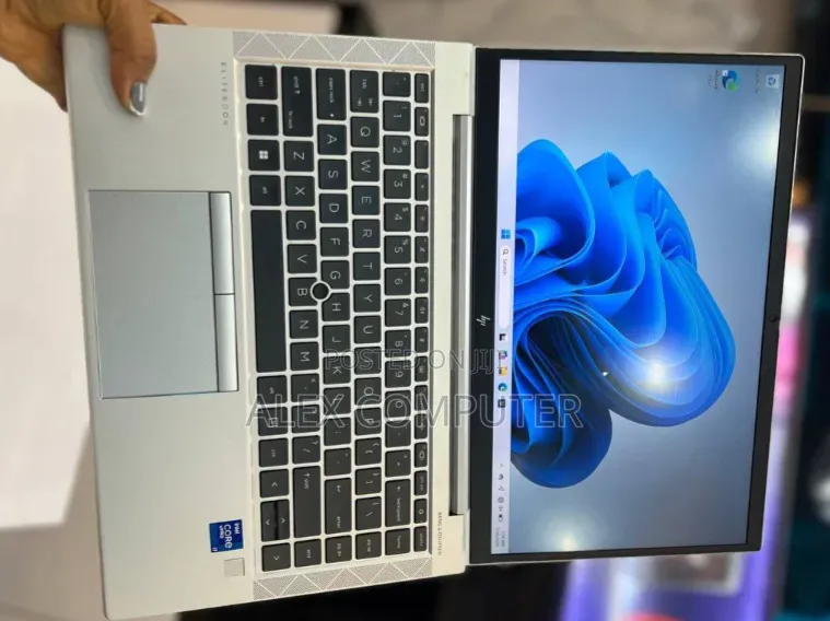 New Laptop HP EliteBook 840 G8 16GB Intel Core i7 SSD 512GB