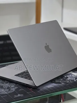 New Laptop Apple MacBook Pro 2023 M2 16GB Apple M2 SSD 512GB