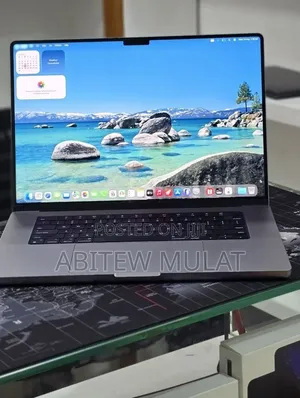 New Laptop Apple MacBook Pro 2023 M2 16GB Apple M2 SSD 512GB
