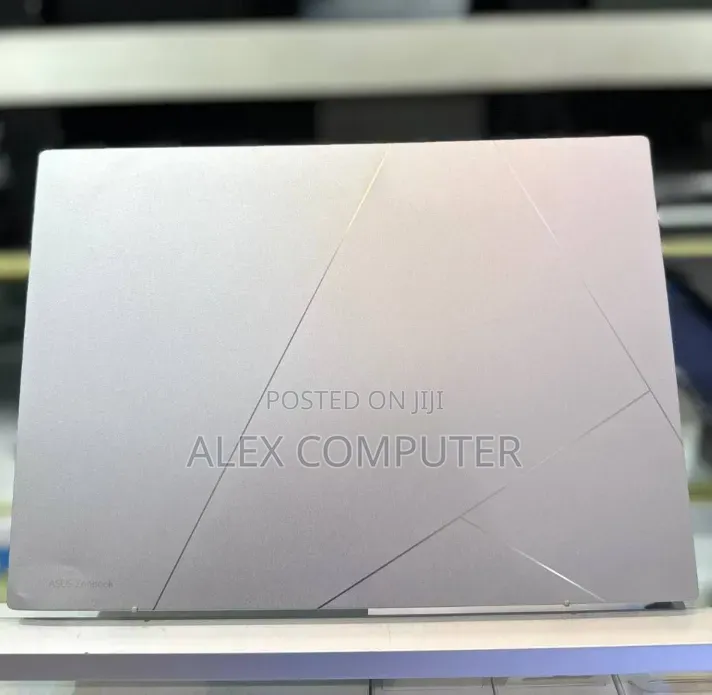 New Laptop Asus Zenbook 14 16GB Intel Core i9 SSD 512GB