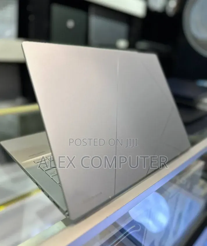 New Laptop Asus Zenbook 14 16GB Intel Core i9 SSD 512GB