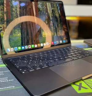 New Laptop Apple MacBook Air 2022 M2 8GB Apple M2 SSD 512GB