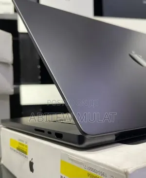 New Laptop Apple MacBook Pro 2024 M4 Max 48GB Apple M4 Max SSD 2T