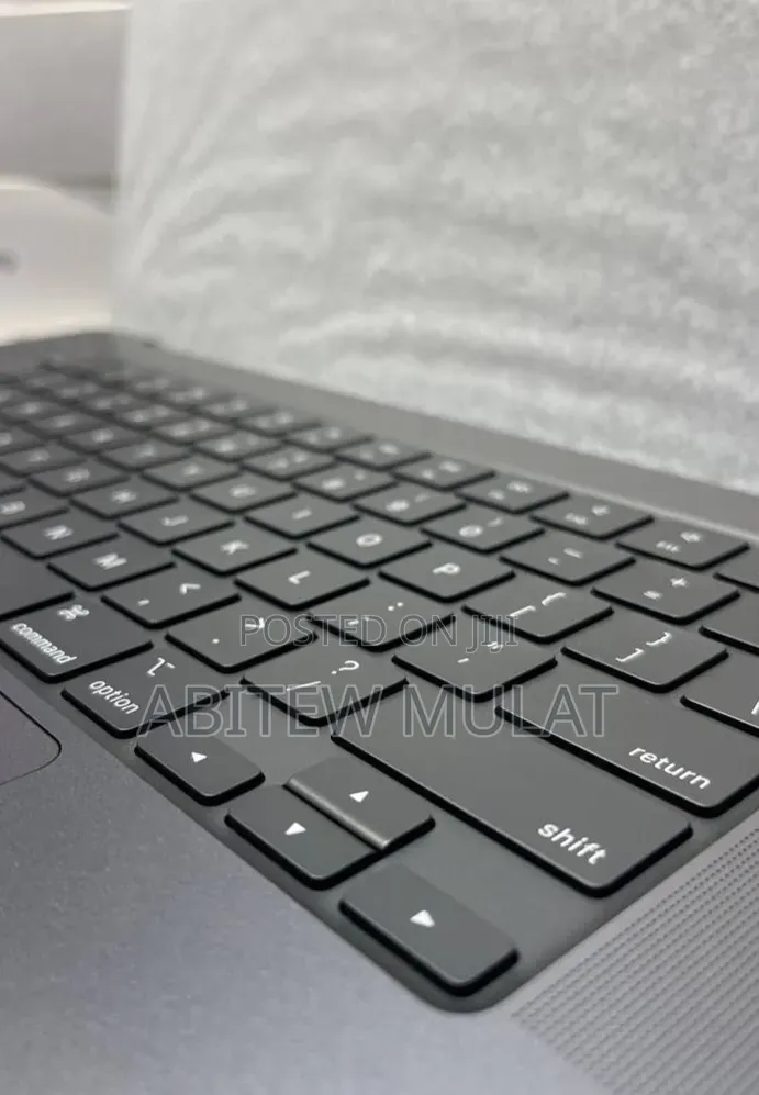 New Laptop Apple MacBook Pro 2024 M4 Max 48GB Apple M4 Max SSD 2T
