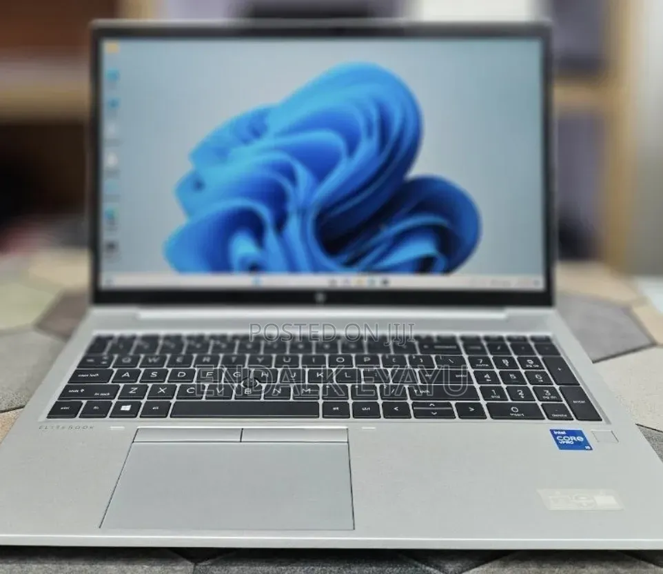 New Laptop HP EliteBook 840 G8 16GB Intel Core i5 SSD 512GB