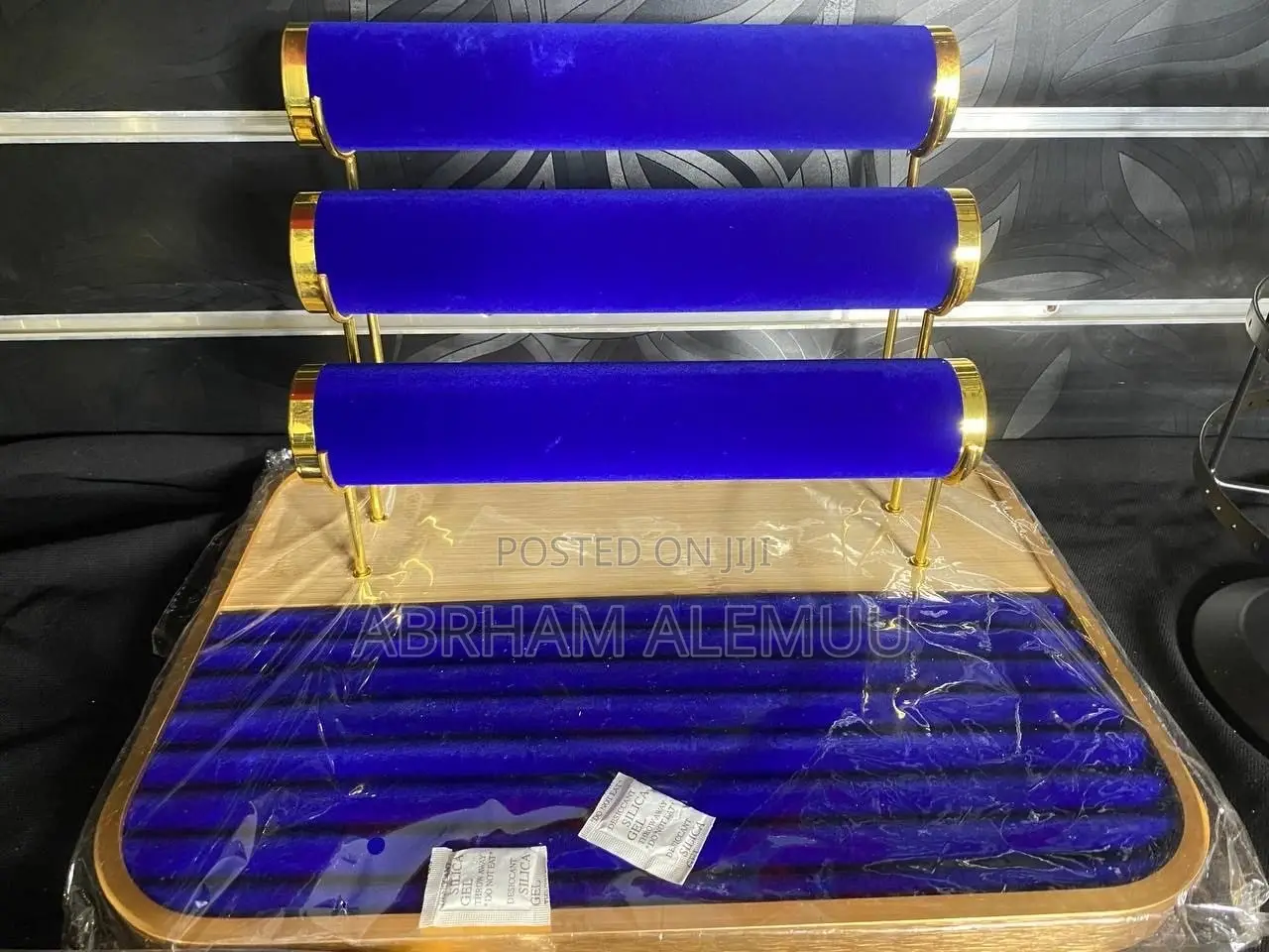 Jewelry Display | የጌጣጌጥ መስቀያ