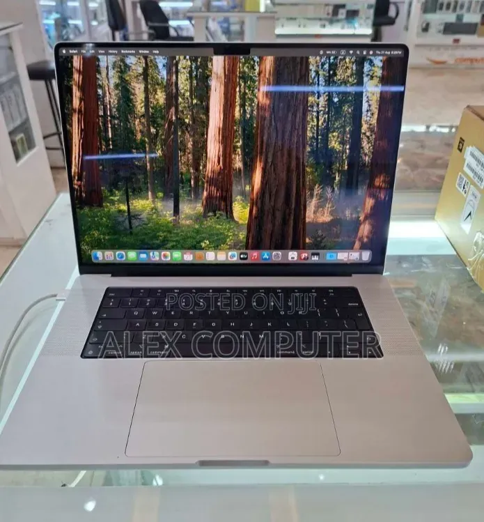 New Laptop Apple MacBook Pro 2021 M1 16GB Apple M1 Pro SSD 1T