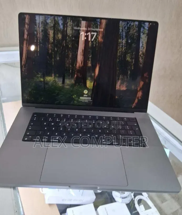 New Laptop Apple MacBook Pro 2021 M1 16GB Apple M1 Pro SSD 1T