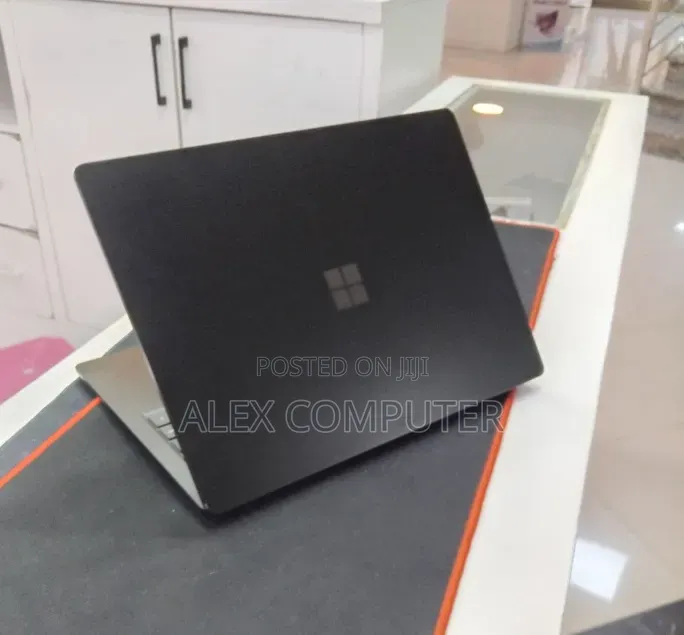 New Laptop Microsoft Surface Laptop 5 16GB Intel Core i7 SSD 256GB
