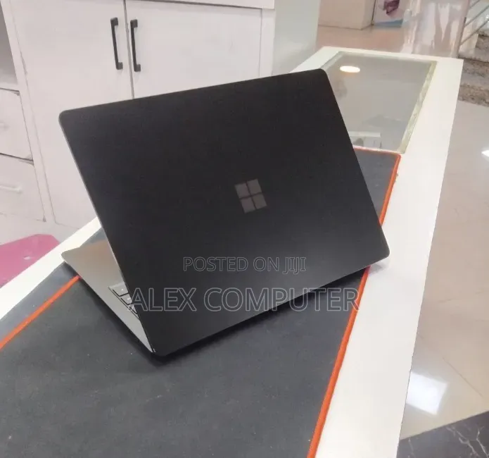New Laptop Microsoft Surface Laptop 5 16GB Intel Core i7 SSD 256GB