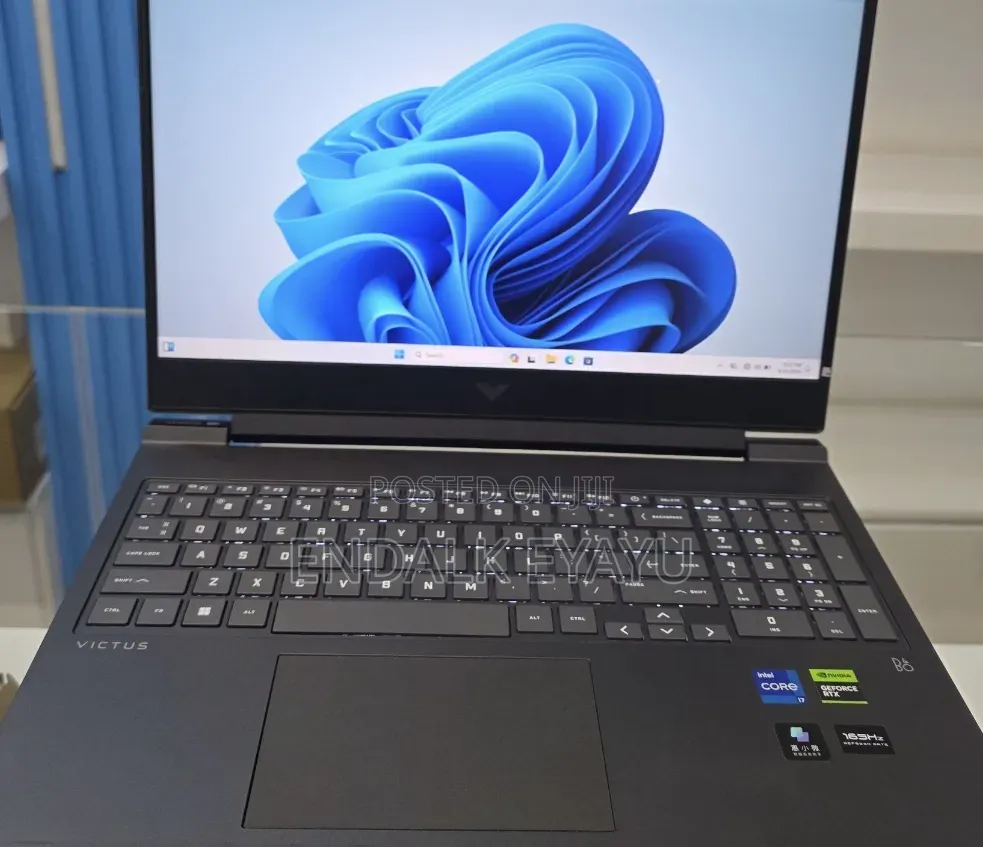 New Laptop HP Victus 16 16GB Intel Core i7 SSD 1T