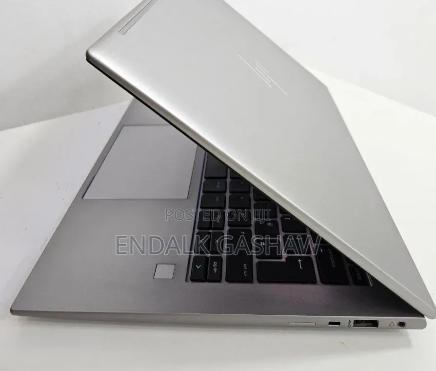 New Laptop HP ZBook Firefly 14 G10 16GB Intel Core i5 SSD 512GB