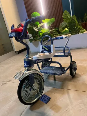 ሁለት ልጆችን በአንድ ላይ ማጫወት የሚያስችል ዘመናዊ እና ጠንካራ የሕፃናት ባለ 3 እግር ብስክሌት