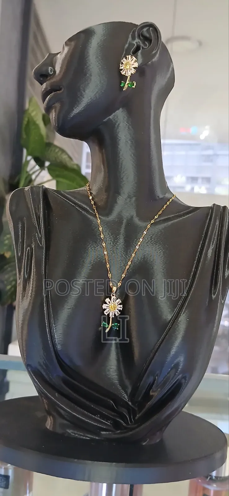 Earing With Necklace