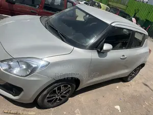 Suzuki Swift 2021 Silver