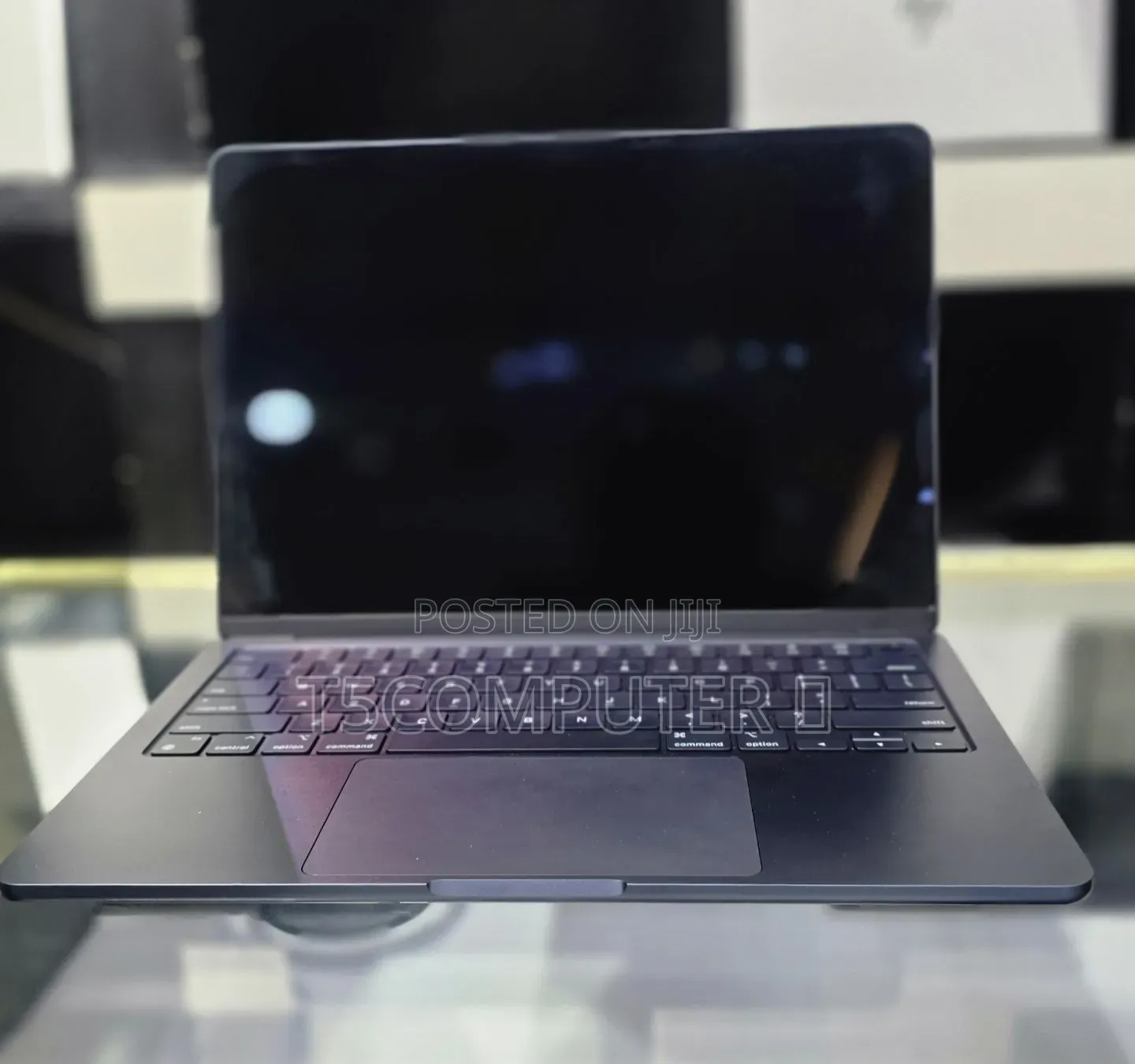 New Laptop Apple MacBook Air 2024 M3 8GB Apple M3 SSD 256GB