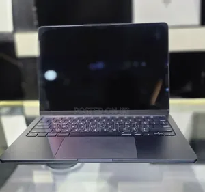 New Laptop Apple MacBook Air 2024 M3 8GB Apple M3 SSD 256GB