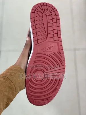 Shiny Air Jordan 1 Retro High OG "Patent Bred"
