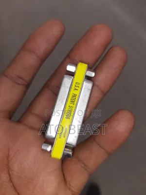 DB25 Female-to-Female Mini Gender Changer.