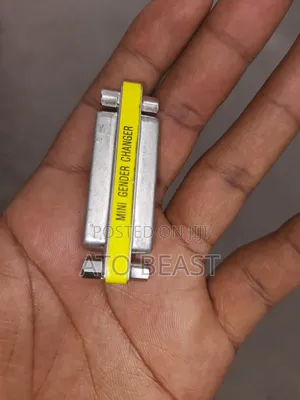 DB25 Female-to-Female Mini Gender Changer.