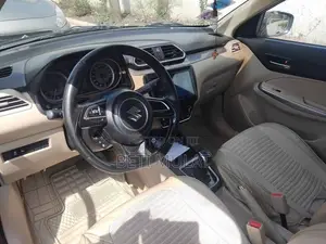 Suzuki Swift 2021 Silver
