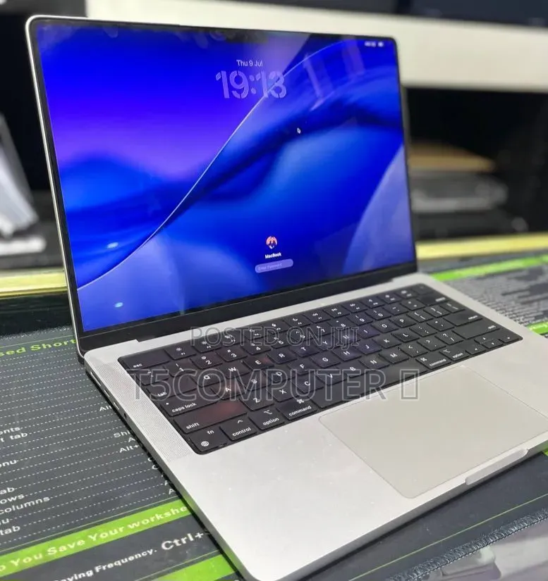 New Laptop Apple MacBook Pro 2021 M1 16GB Apple M1 Pro SSD 512GB