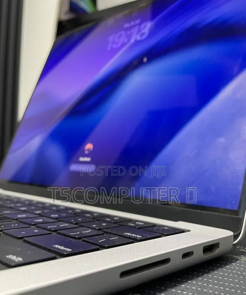 New Laptop Apple MacBook Pro 2021 M1 16GB Apple M1 Pro SSD 512GB
