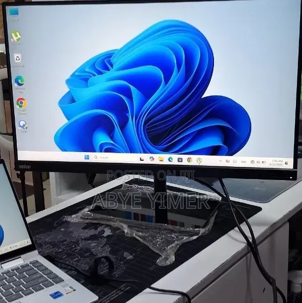 Brand New LENOVO 27" Inch Frameless Monitor 2022/23 L