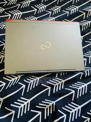 Laptop Fujitsu Lifebook U745 16GB Intel Core i5 SSD 250GB
