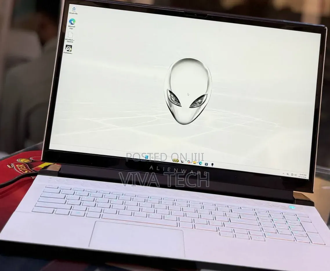 New Laptop Alienware X17 R1 16GB Intel Core i7 SSD 1T