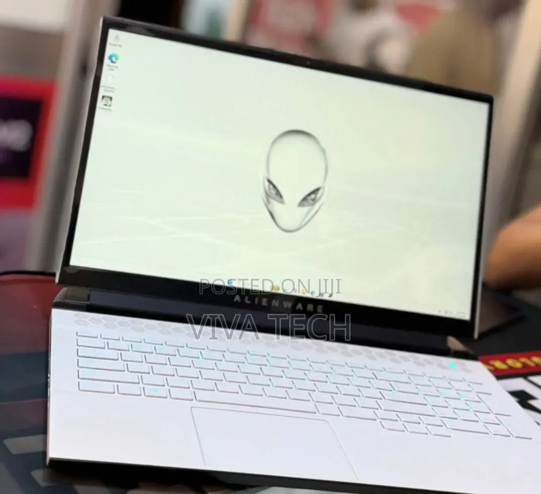 New Laptop Alienware X17 R1 16GB Intel Core i7 SSD 1T