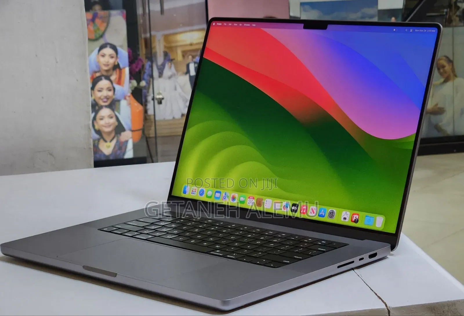 New Laptop Apple MacBook Pro 2021 M1 32GB Apple M1 Pro SSD 512GB