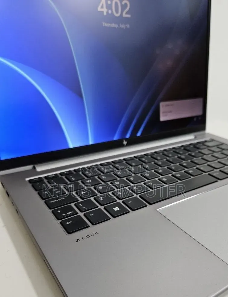 New Laptop HP ZBook Firefly 16 G10 16GB Intel Core i5 SSD 512GB