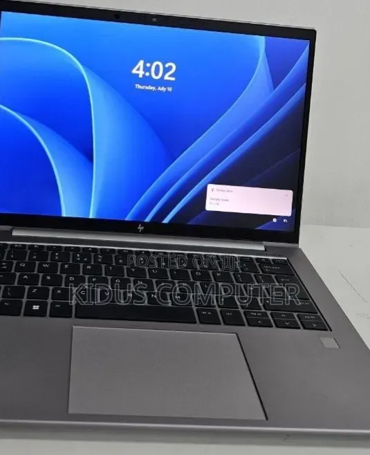 New Laptop HP ZBook Firefly 16 G10 16GB Intel Core i5 SSD 512GB