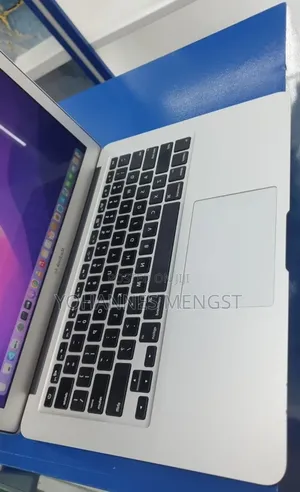 New Laptop Apple MacBook Air 2017 8GB Intel Core i7 SSD 128GB