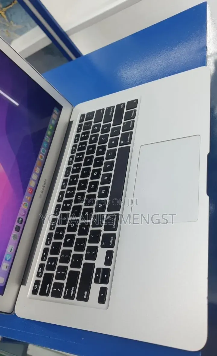 New Laptop Apple MacBook Air 2017 8GB Intel Core i7 SSD 128GB
