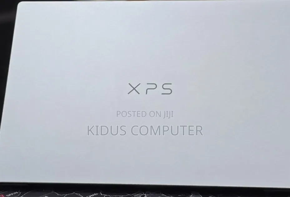 New Laptop Dell XPS 15 8GB Intel Core 5 SSD 512GB