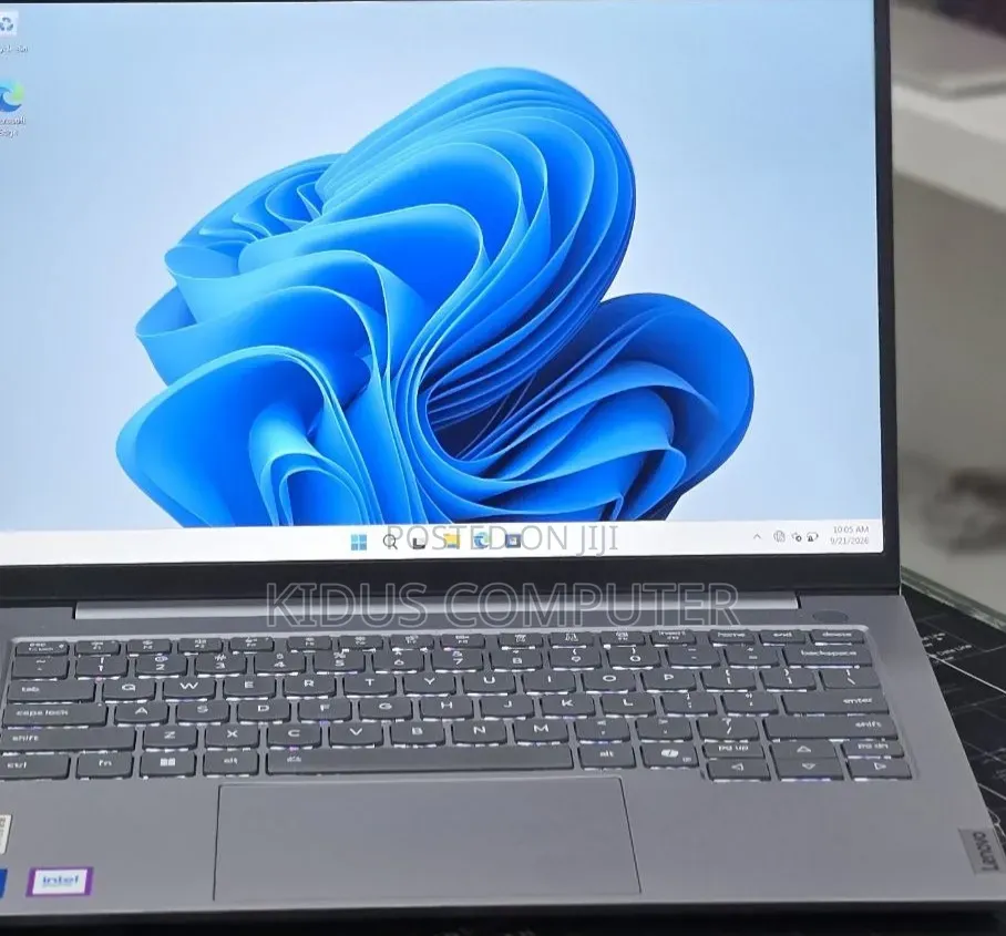 New Laptop Lenovo ThinkPad X1 Yoga 16GB Intel Core 5 SSD 512GB