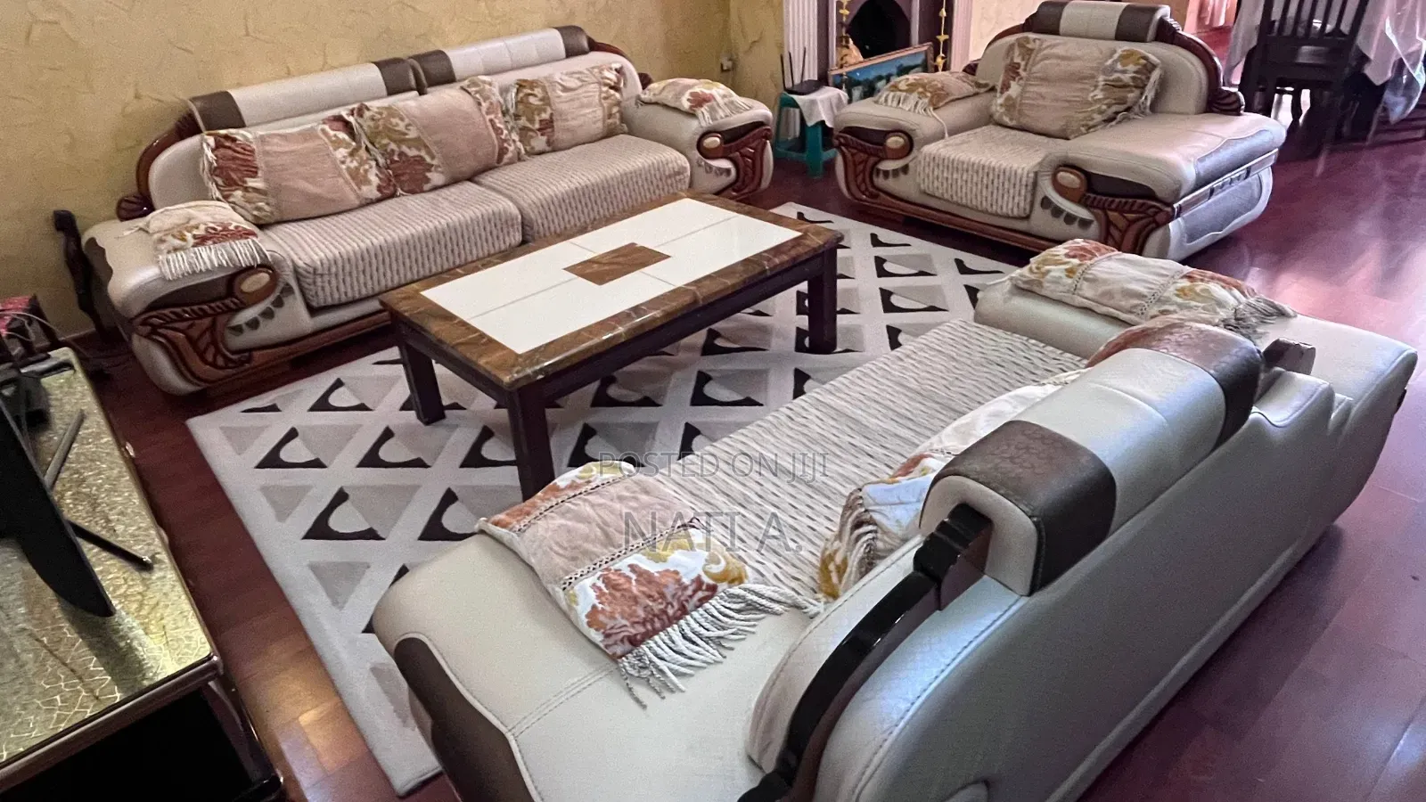 ሶፋ /Luxury Sofa Multi-Toned Beige and Brown Royal-Style Sofa